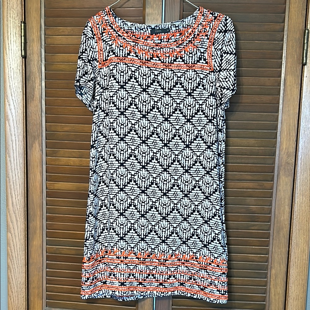 THML Navy Blue and White Geometric Dress with Orange Accents Size M - 100% Rayon